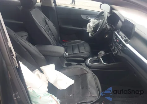 2024 Kia Forte Lxs z USA, uszkodzony, nr VIN 3KPF24AD1RE834943